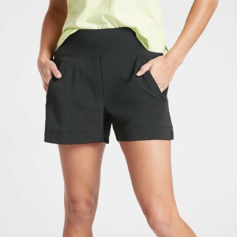 Women's Athleta Trekkie North Black Shorts - size 12